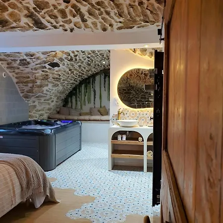 La Voute Etoilee - Avec Sauna Et Jacuzzi